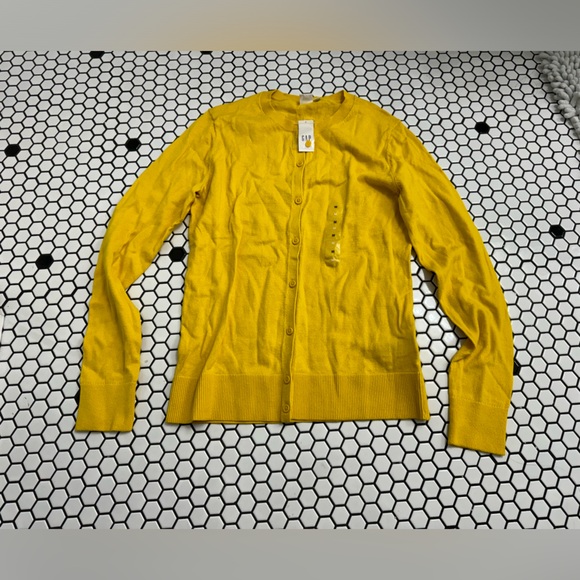 NWT gap button front sweater size medium - Picture 1 of 5